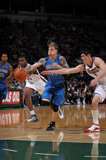 Scout迎来七赛季出色发挥，西班牙队观众热烈欢呼！