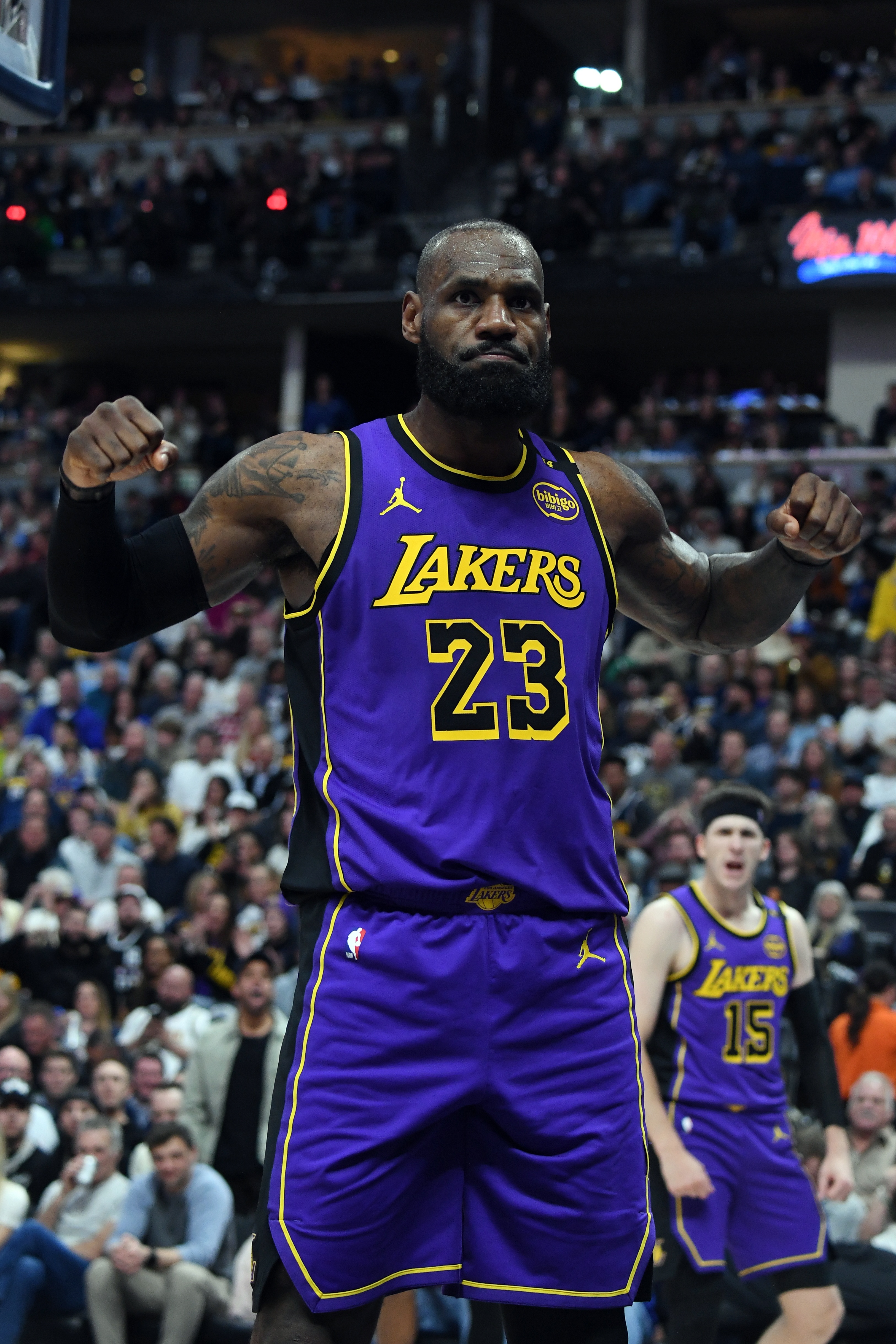 爱游戏平台-詹姆斯在阿森纳比赛中大比分获胜，重要助攻引发热议！-爱游戏平台