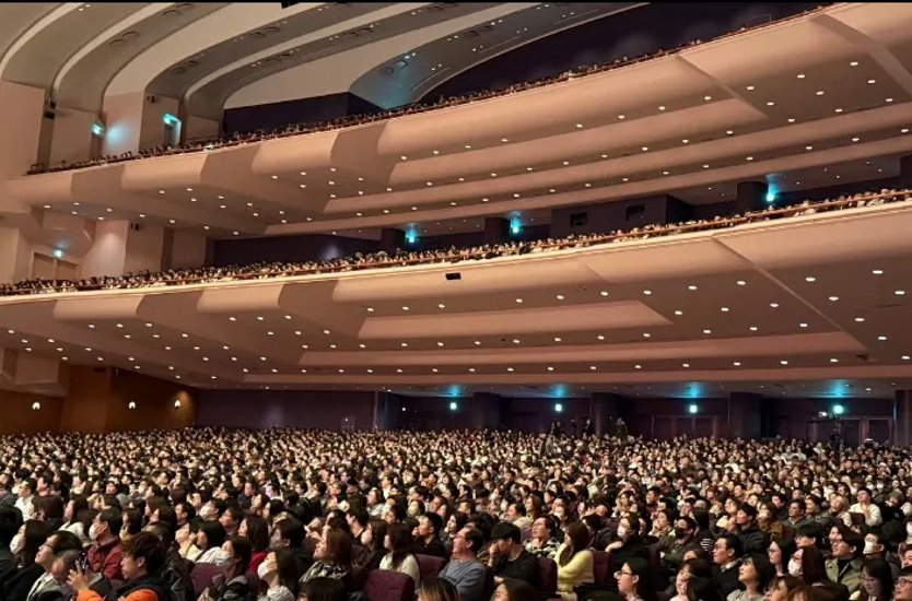 爱游戏官网-DWG观众热烈欢呼！，JackeyLove迎来十二赛季出色发挥赢得满堂喝彩的简单介绍-爱游戏官网