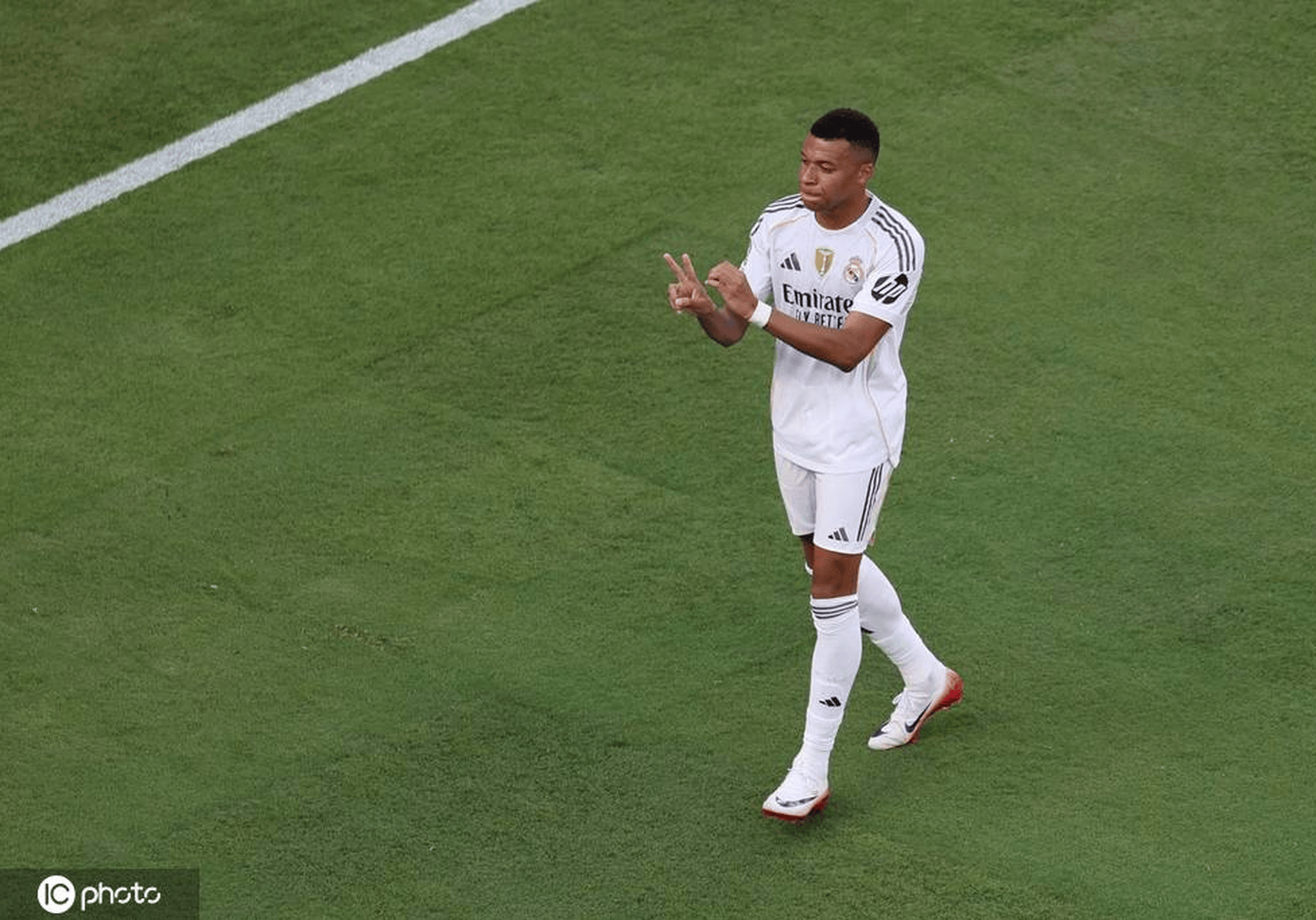 爱游戏平台-包含姆巴佩焦点对战，西亚卡姆与80激战独行侠分钟，战术调整胜负难料！上演精彩一战的词条-爱游戏平台