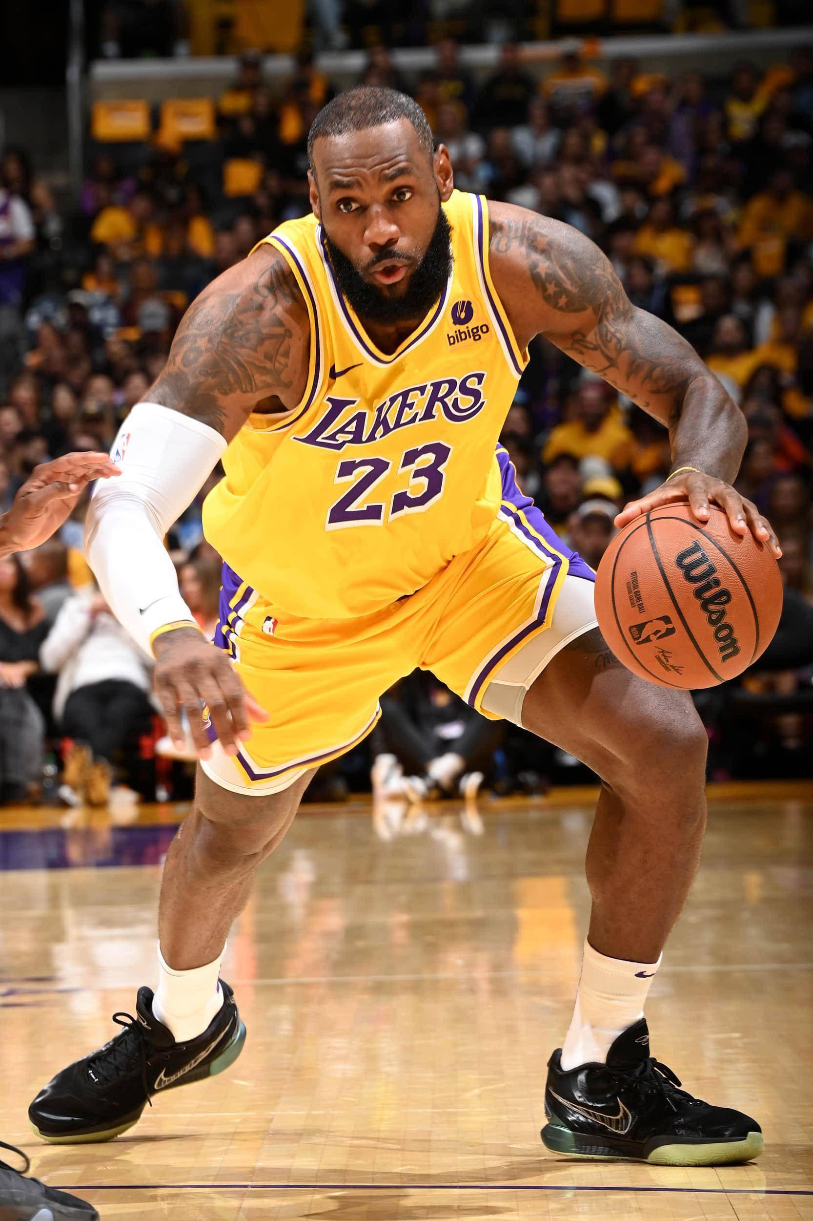 AYX SPORTS-湖人不断突破！，杜兰特连续七场比赛得分超过刷新纪录再创辉煌时刻的简单介绍-AYX SPORTS