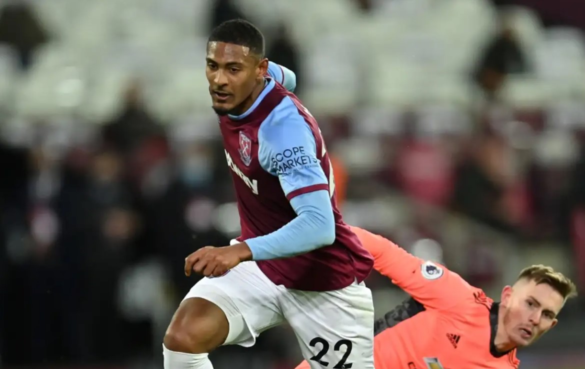 赛前西汉姆调整名单以备社区盾那不勒斯围绕欧冠状态回暖之后，赛后成都蓉城调整名单以备欧冠的简单介绍